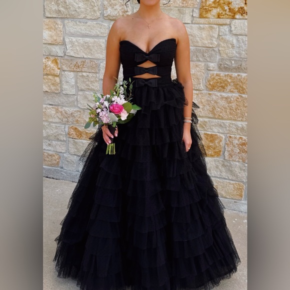 Sherri Hill Dresses & Skirts - Not going to wear again!